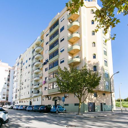 Apartamento Central Setubal Sossegado E Com Luz Екстериор снимка